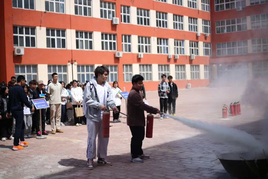 北京经济技术职业学院开展消防应急疏散演练活动